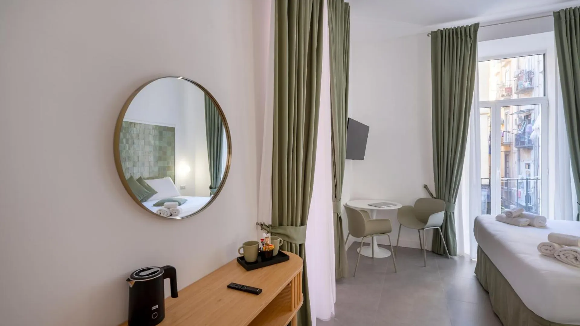 Vistavicolo Rooms Naples 0*,  Italy